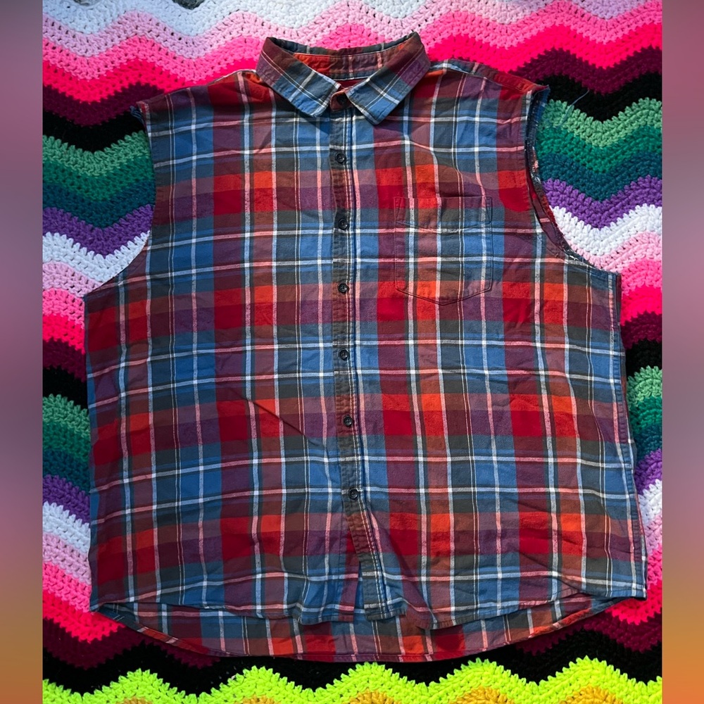 🧶3/$20 Rainbow Plaid Sleeveless Button Up